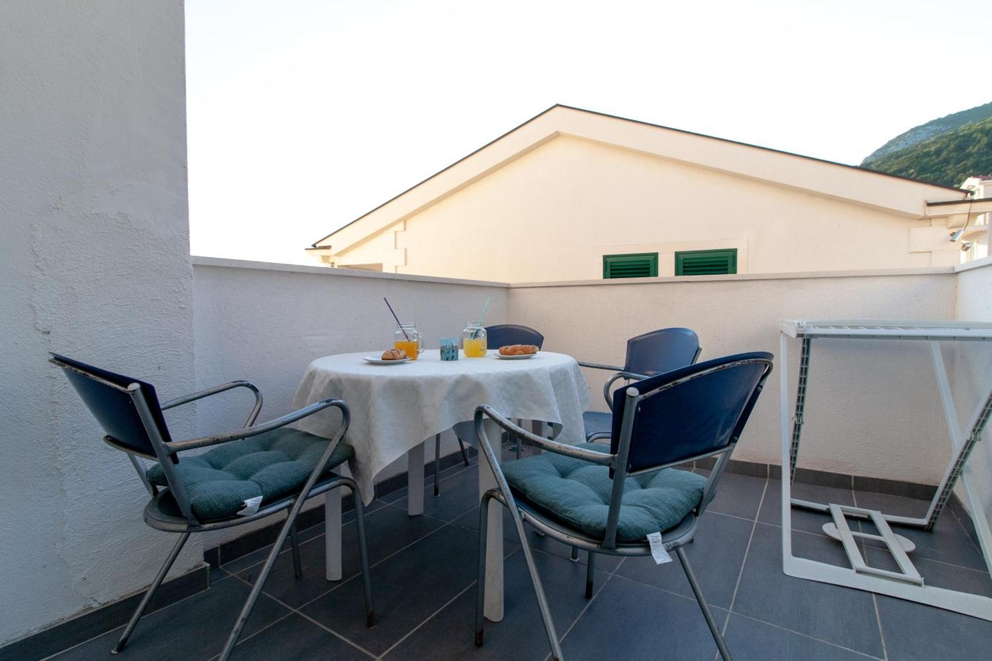 Apartments Laura Neum Bilik gambar