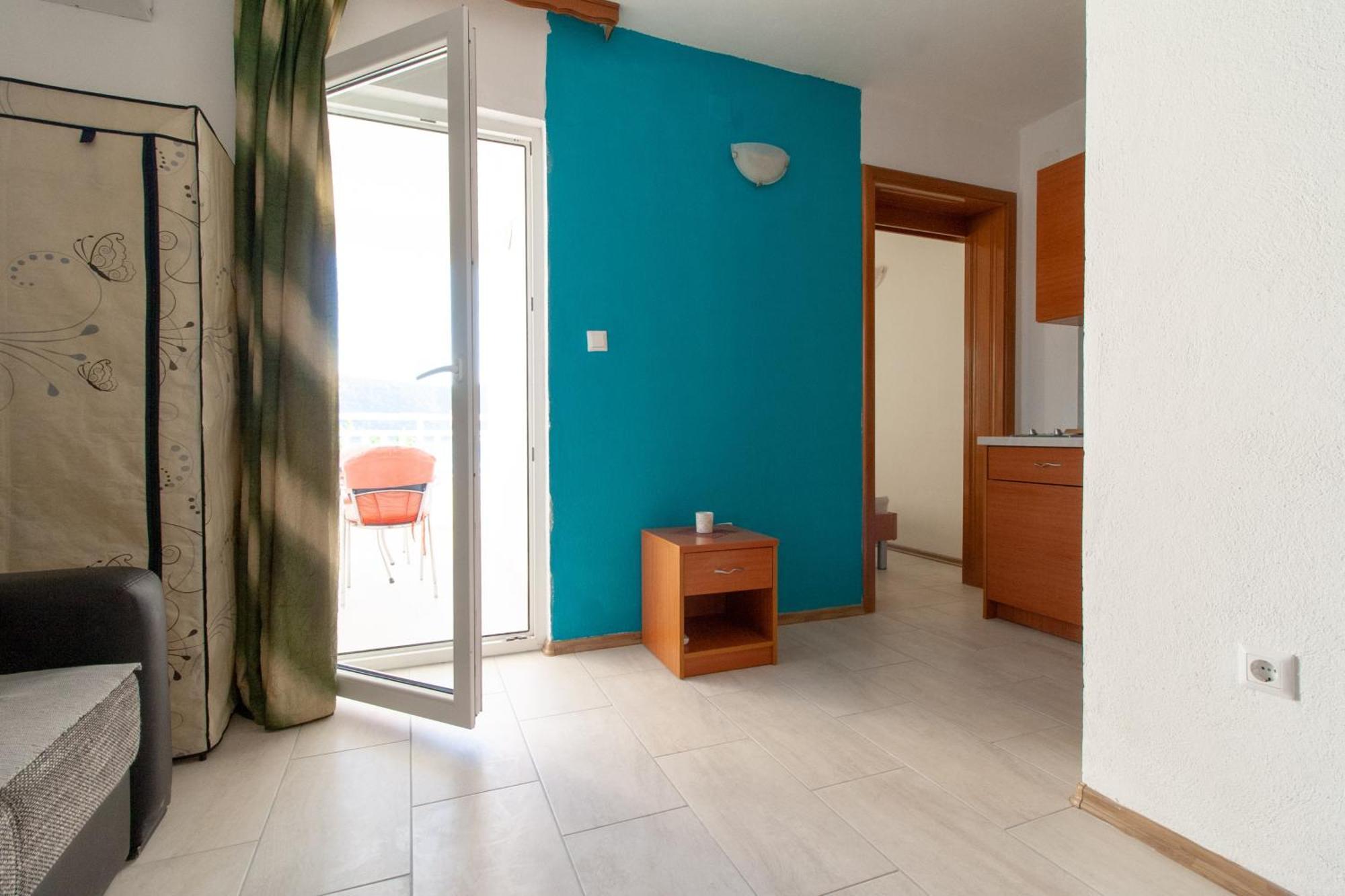 Apartments Laura Neum Bilik gambar