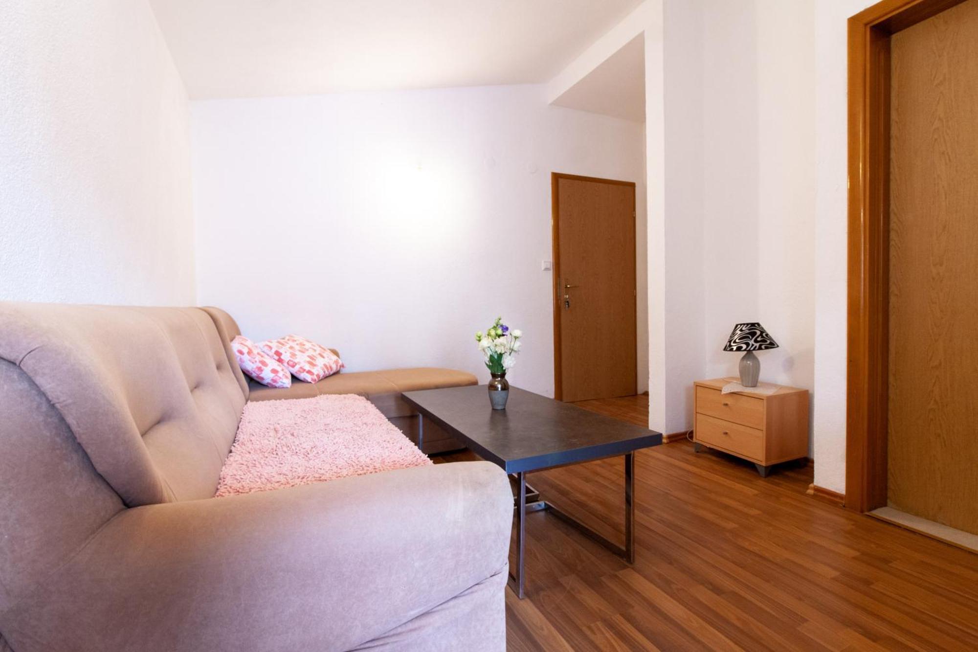 Apartments Laura Neum Bilik gambar
