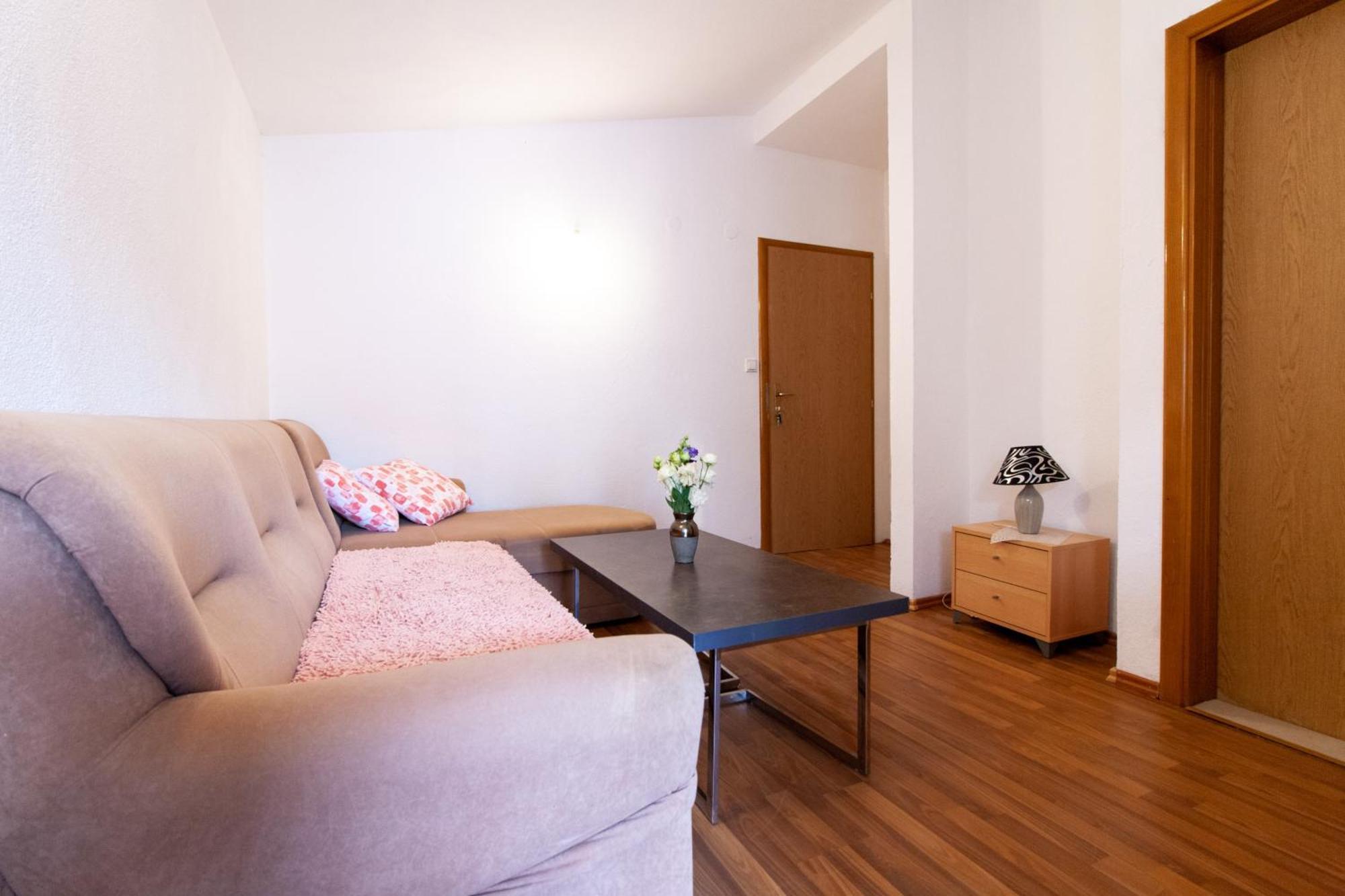 Apartments Laura Neum Bilik gambar