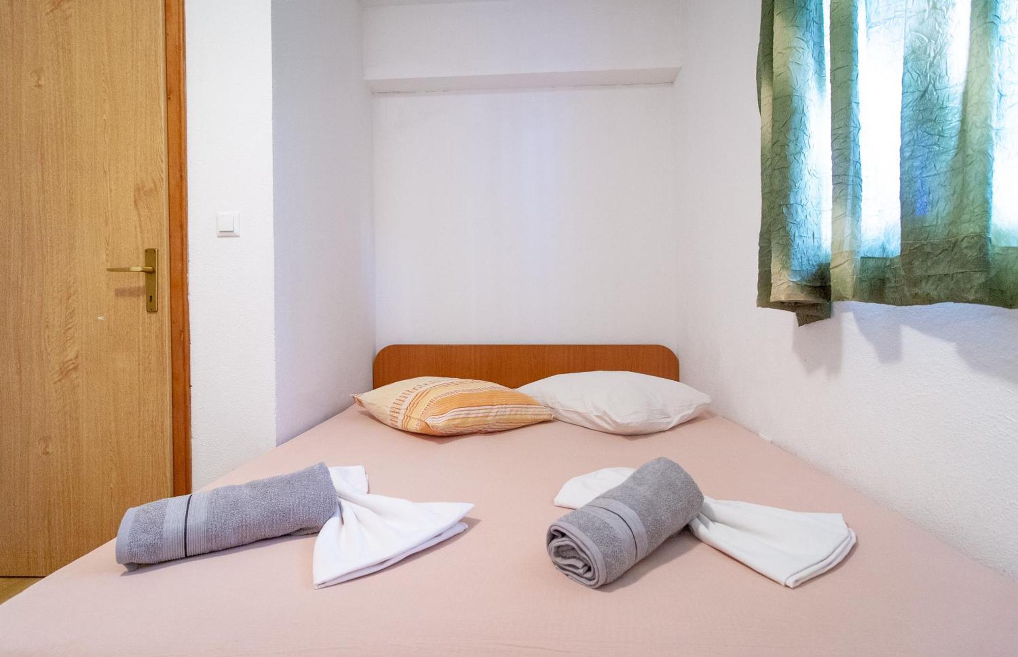 Apartments Laura Neum Bilik gambar