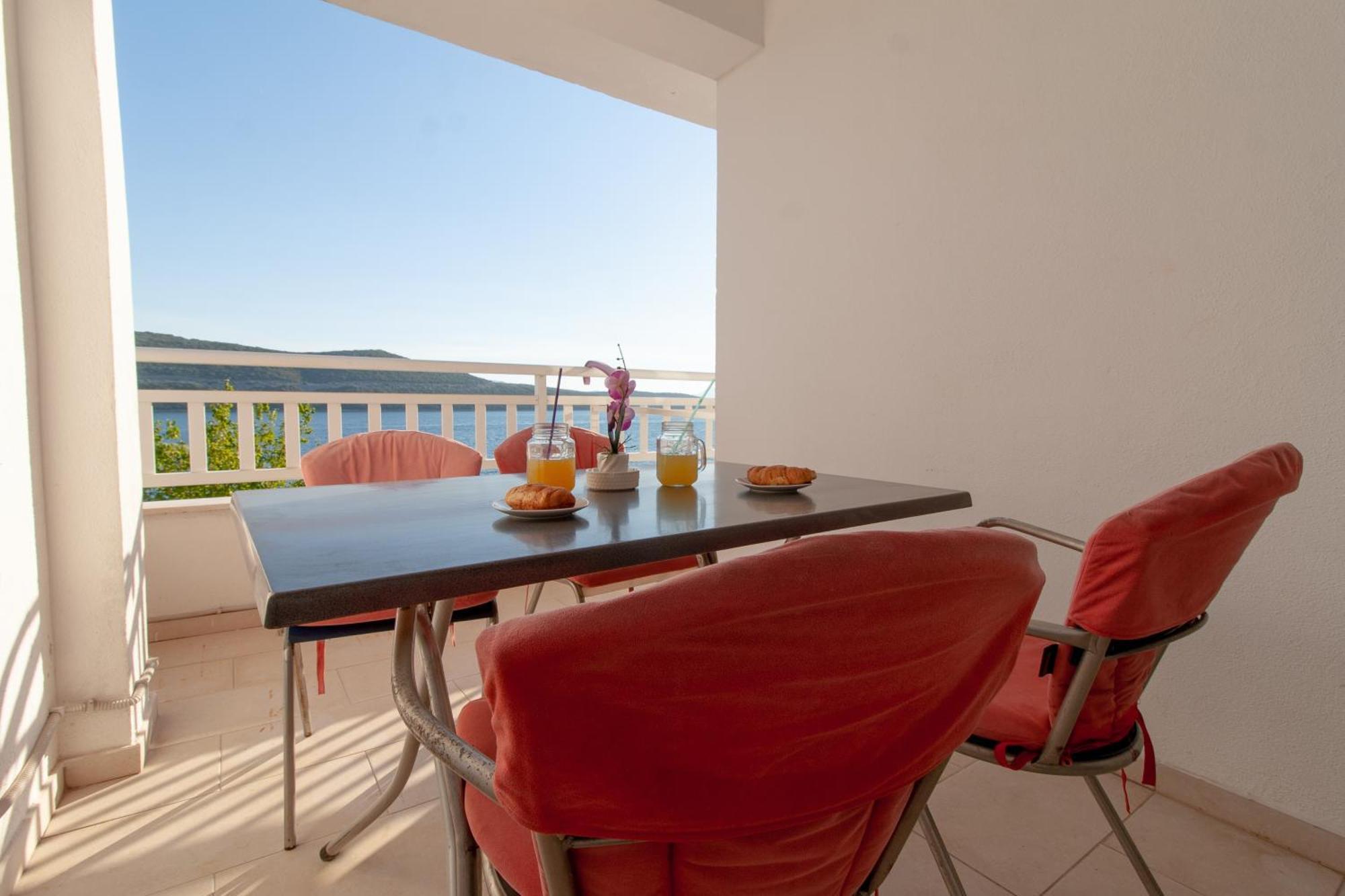 Apartments Laura Neum Bilik gambar